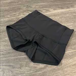 Lululemon short